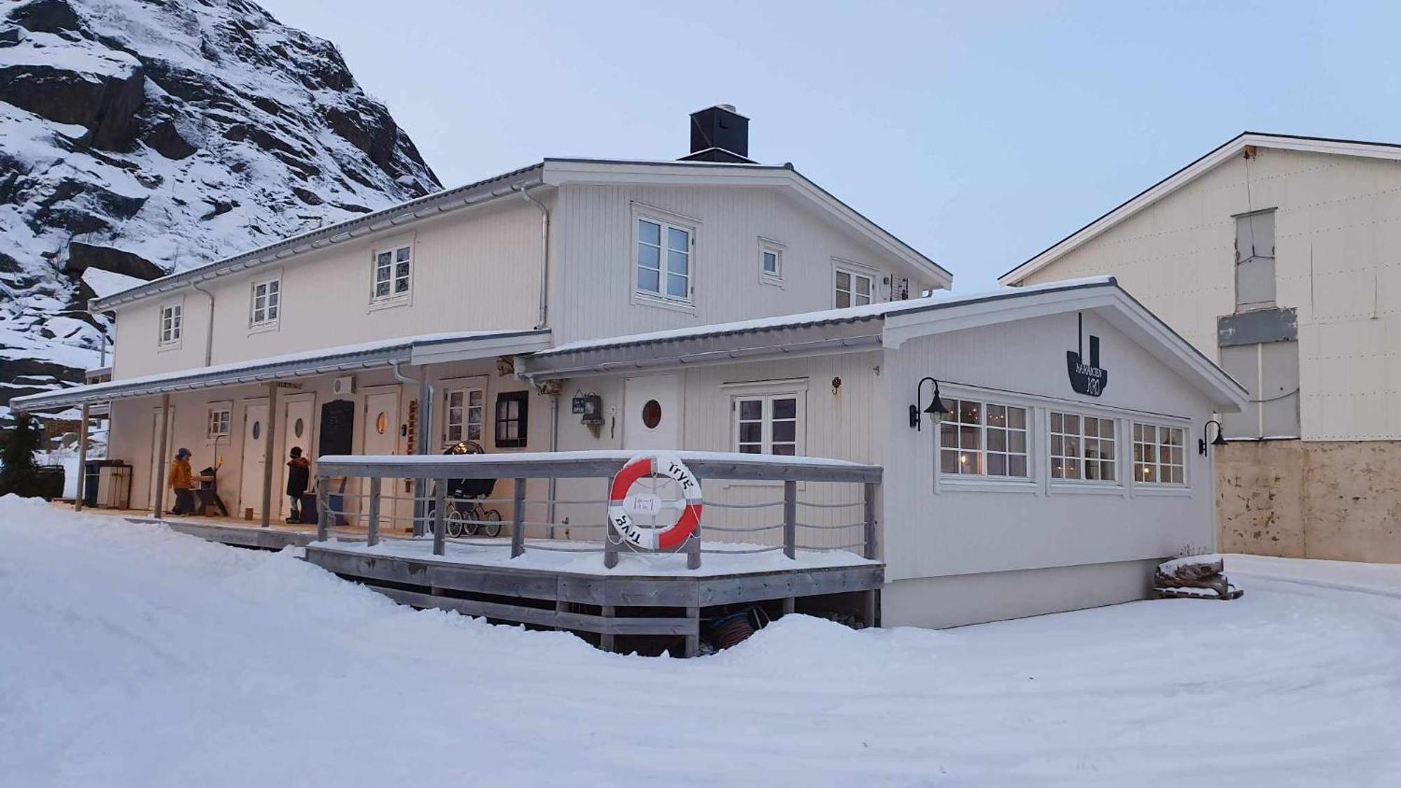 Kaikanten Rorbuer Sennesvik Luaran gambar